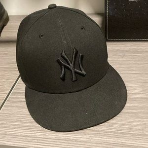 NY Yankees fitted hat